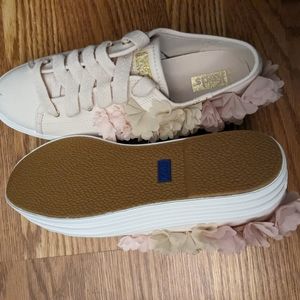 Women size 8 keds slip-on sneakers